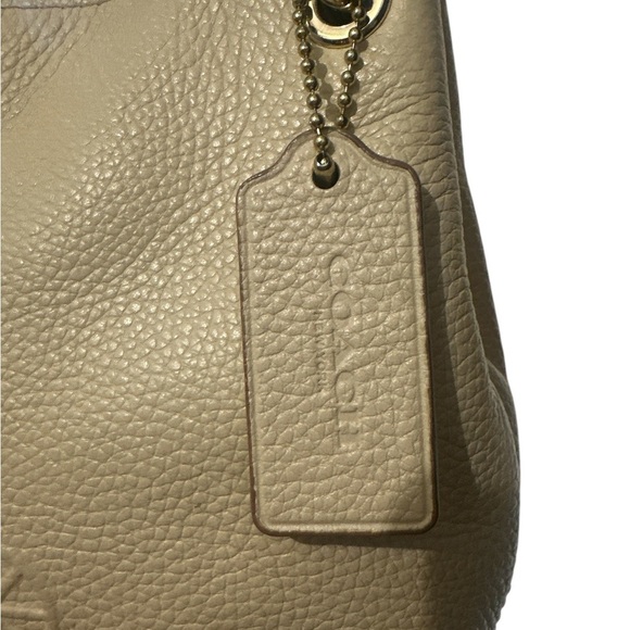 Coach Cream Textured Leather Shoulder Bag - Picture 4 of 9